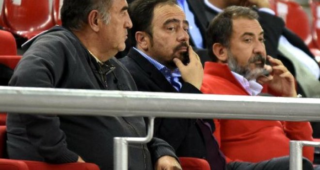 Karşıyaka'da Altuğ ve Büyükkarcı arasında gerginlik tırmanıyor