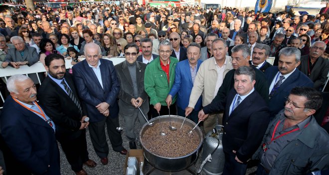 Karşıyaka'da Aşure Günü'nde birlik ve dostluk mesajı