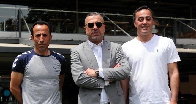 Karşıyaka'da Çetin ve Temizkanoğlu Pazartesi imza atıyor