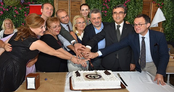 Karşıyaka'da Eczacılar Günü'nü kutladılar...