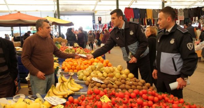 Karşıyaka'da etiket hilesine zabıta engeli