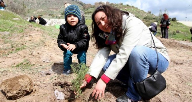 Karşıyaka'da fidan dikmeyene ruhsat yok