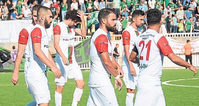 Karşıyaka’da forma reklamı krizi…