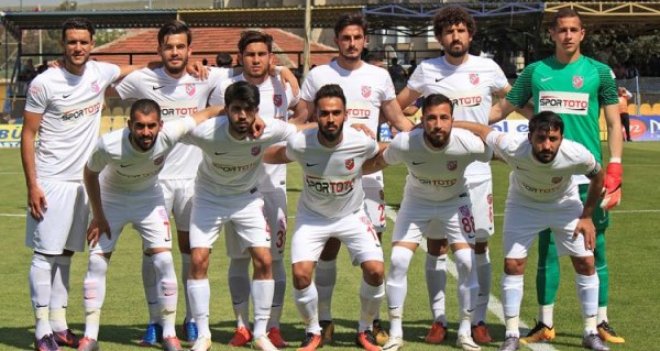 Karşıyaka'da futbolcular ihtarname göndermeye başladı...