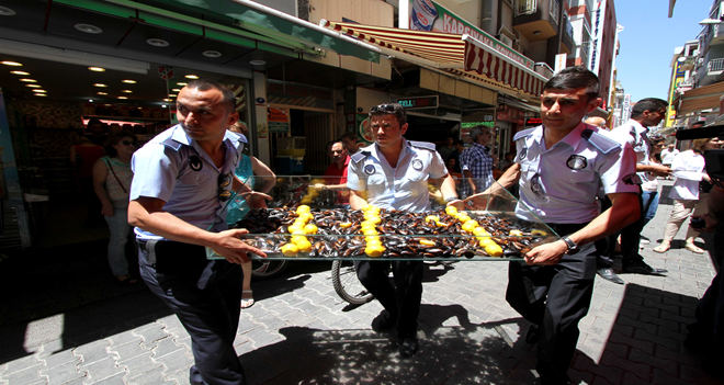 KARŞIYAKA'DA GIDA DENETİMLERİ SIKLAŞTI