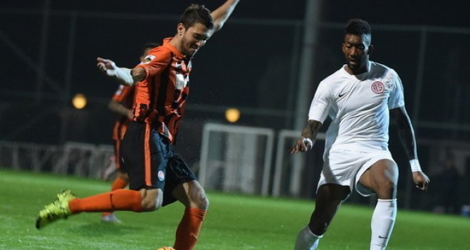 Karşıyaka’da gündemde Diarra ve Emrah var