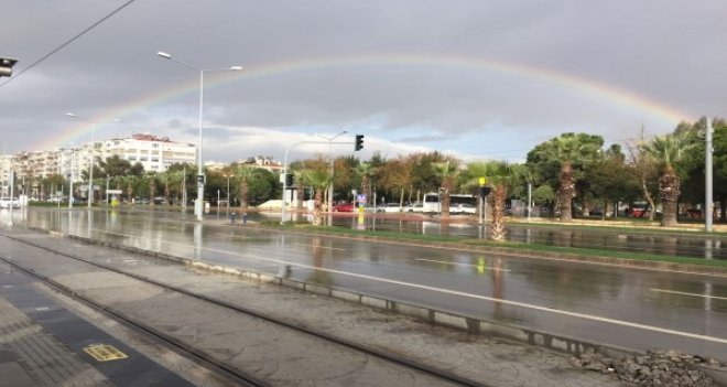 Karşıyaka'da hava parçalı bulutlu...