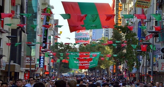 Karşıyaka'da kadınlar daha fazla...