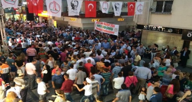 Karşıyaka'da Kılıçdaroğlu'nun katıldığı 6 bin kişilik "Yeryüzü İftar Sofrası"