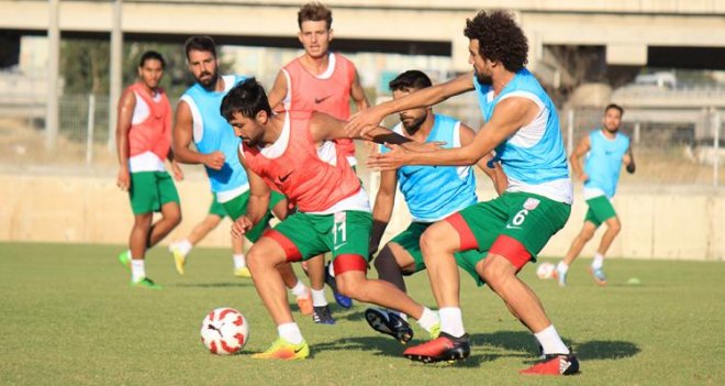 Karşıyaka'da lisanslar Sakaryaspor maçına yetişecek