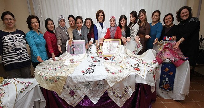 Karşıyaka'da meslek edindirme ve hobi kursları başlıyor