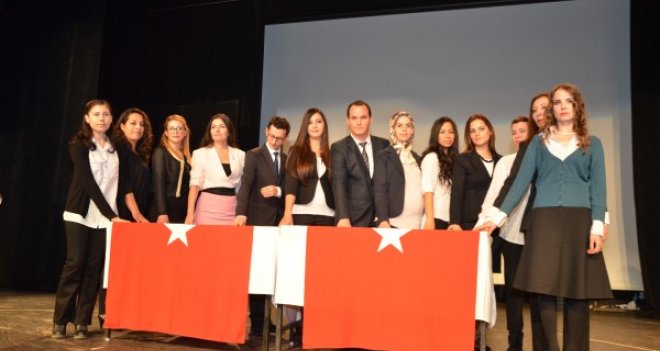 Karşıyaka'da Öğretmenler Günü coşkuyla kutlandı