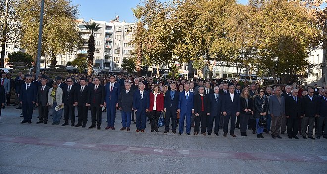 Karşıyaka’da Öğretmenler Günü coşkuyla kutlandı