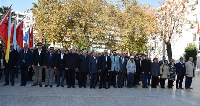 Karşıyaka'da Öğretmenler Günü kutlamaları sürüyor