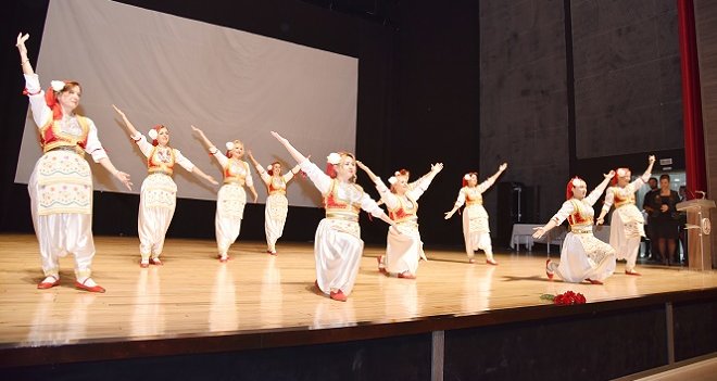 Karşıyaka'da öğretmenlere muhteşem kutlama...