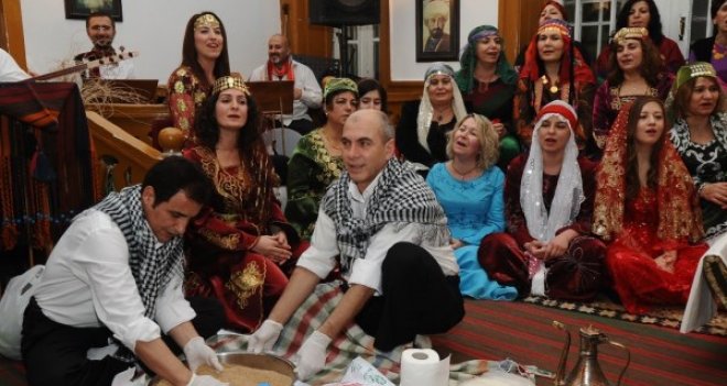 KARŞIYAKA'DA OTANTİK GECE