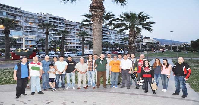 Karşıyaka'da palmiye protestosu...