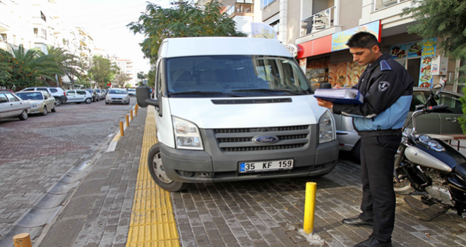 Karşıyaka'da Sarı çizgi işgaline ceza yağdı