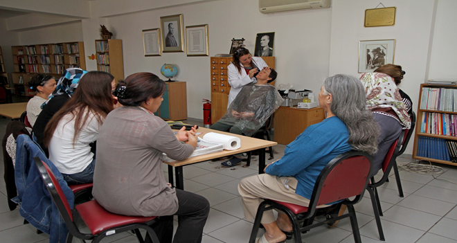 Karşıyaka’da yaşlılara özel bayram bakımı