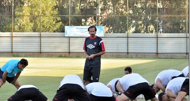 Karşıyaka'da yönetim ile Yusuf Şimşek orta yolda buluştu...