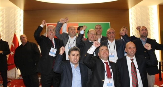 Karşıyaka'da yönetim kurulu görev dağılımı yapıldı