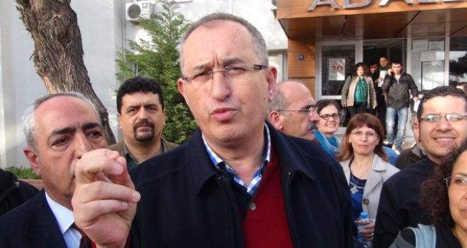 Okulda gazete okuma olayını haber yapan muhabirlere beraat