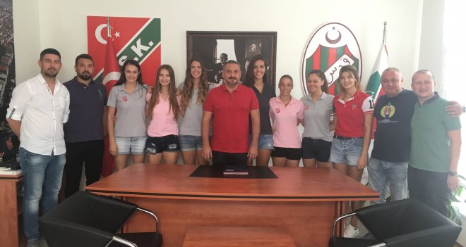 Karşıyaka’dan filede 7 imza