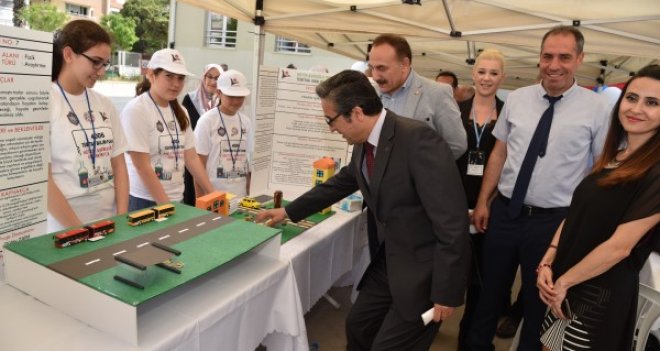 Karşıyakalı çocuklar gelecek için umut verdi