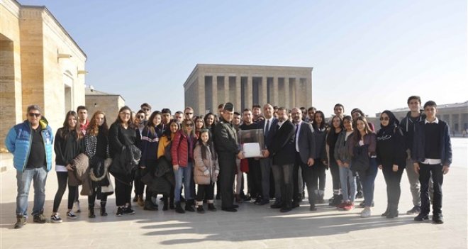 Karşıyakalı çocuklardan Ata’ya 500 metrelik mektup