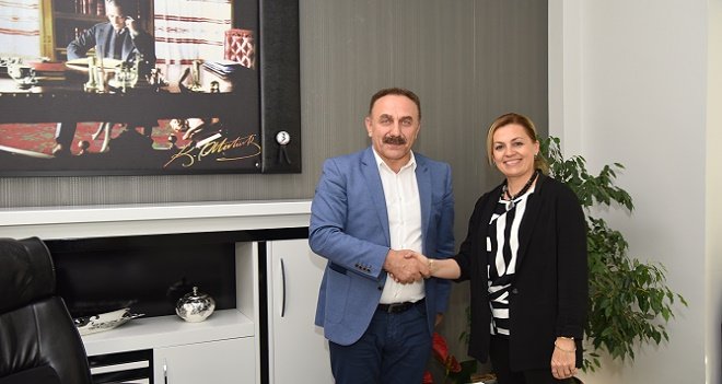 Karşıyakalı eğitimcilere 3 yılda 5 milyon TL promosyon…