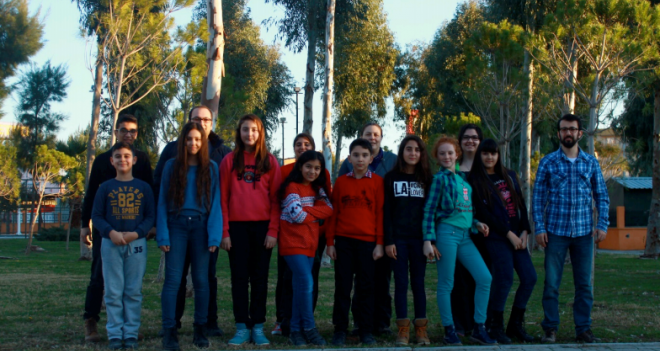 Karşıyakalı gençler çöpe çöple çözüm bulmaya hazırlanıyor