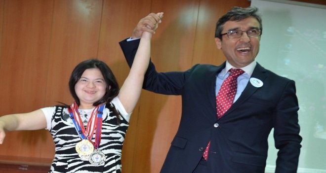 KARŞIYAKALI GÜNEŞ'İN ŞAMPİYONLUK SEVİNCİ...