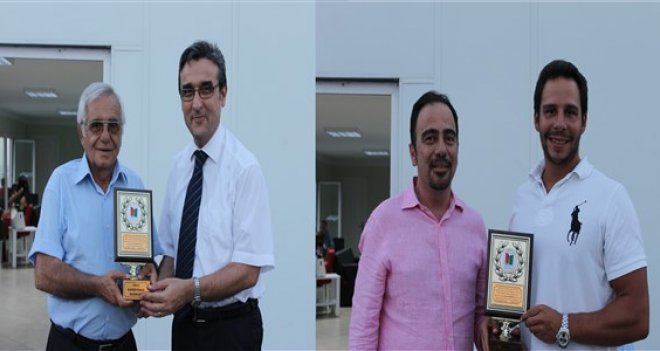 Karşıyakalı iki nesil yüzücü birlikte onurlandırıldı