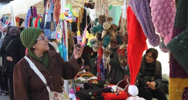 Karşıyakalı kadınlardan yılbaşı kermesi