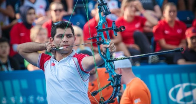 Karşıyakalı Okçu Demir, Polonya yolcusu