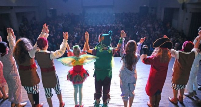 Karşıyakalı tiyatrocular rekor kırdı