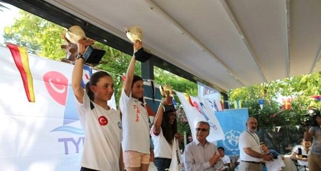 Karşıyakalı yelkenci Sinop'ta birinci oldu