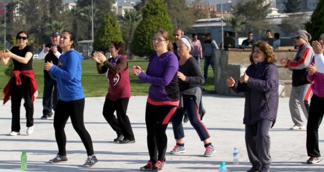 Karşıyakalılar güne sporla başlıyor...