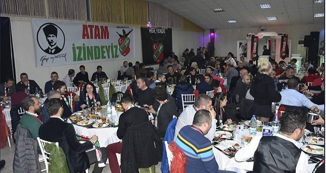 Karşıyakalılar, taraftarın yemeğinde kenetlendi...