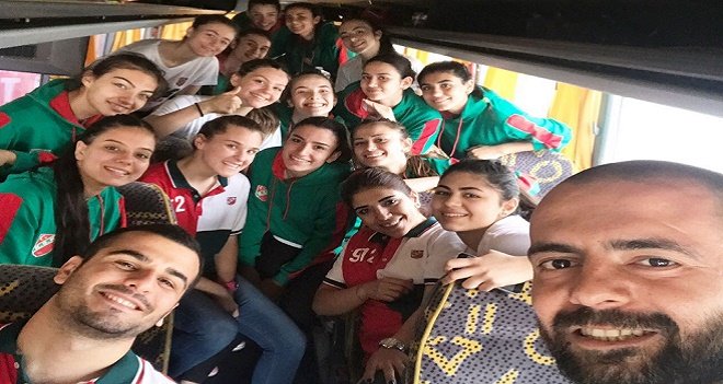 Karşıyaka'nın genç kızları yarı finalde...