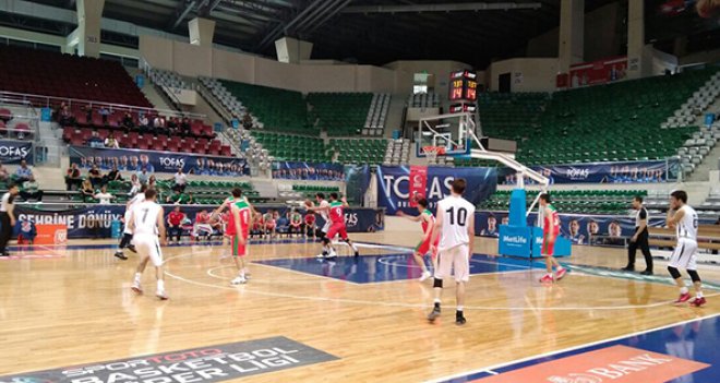 Karşıyaka'nın gençleri Gelişim'e yenildi...