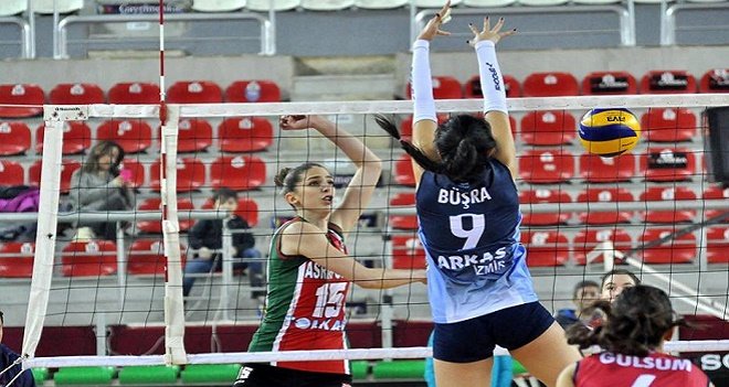 Karşıyaka'nın kızları Arkas'ı yenemedi...