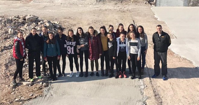 Karşıyaka'nın küçük voleybolcularından mesaj var...