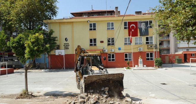 Karşıyaka’nın okulları yenileniyor