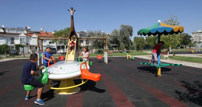 Karşıyaka’nın parklarına modern dokunuş