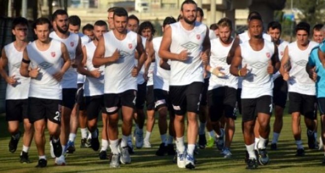 Karşıyaka'ya ilk kampta tam not...