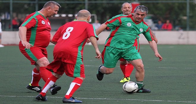 Karşıyaka'ya, Karşıyaka Belediye Başkanı Akpınar'dan kamp desteği...