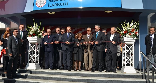 Karşıyaka'ya "özel okul" gibi devlet okulu...