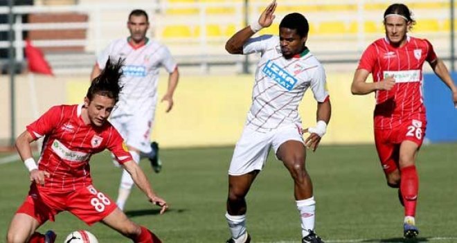 Karşıyaka'yı eski Karşıyakalılar vurdu...