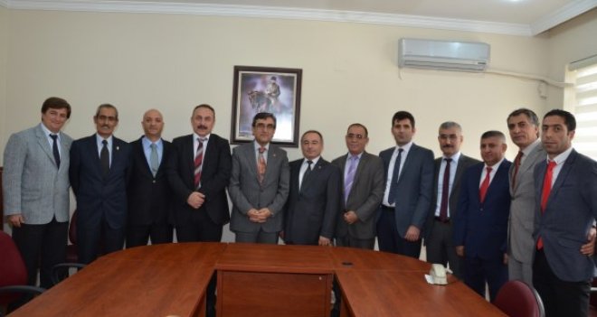 Kaymakam, Karşıyakalı eğitim sendikası yöneticileriyle biraraya geldi